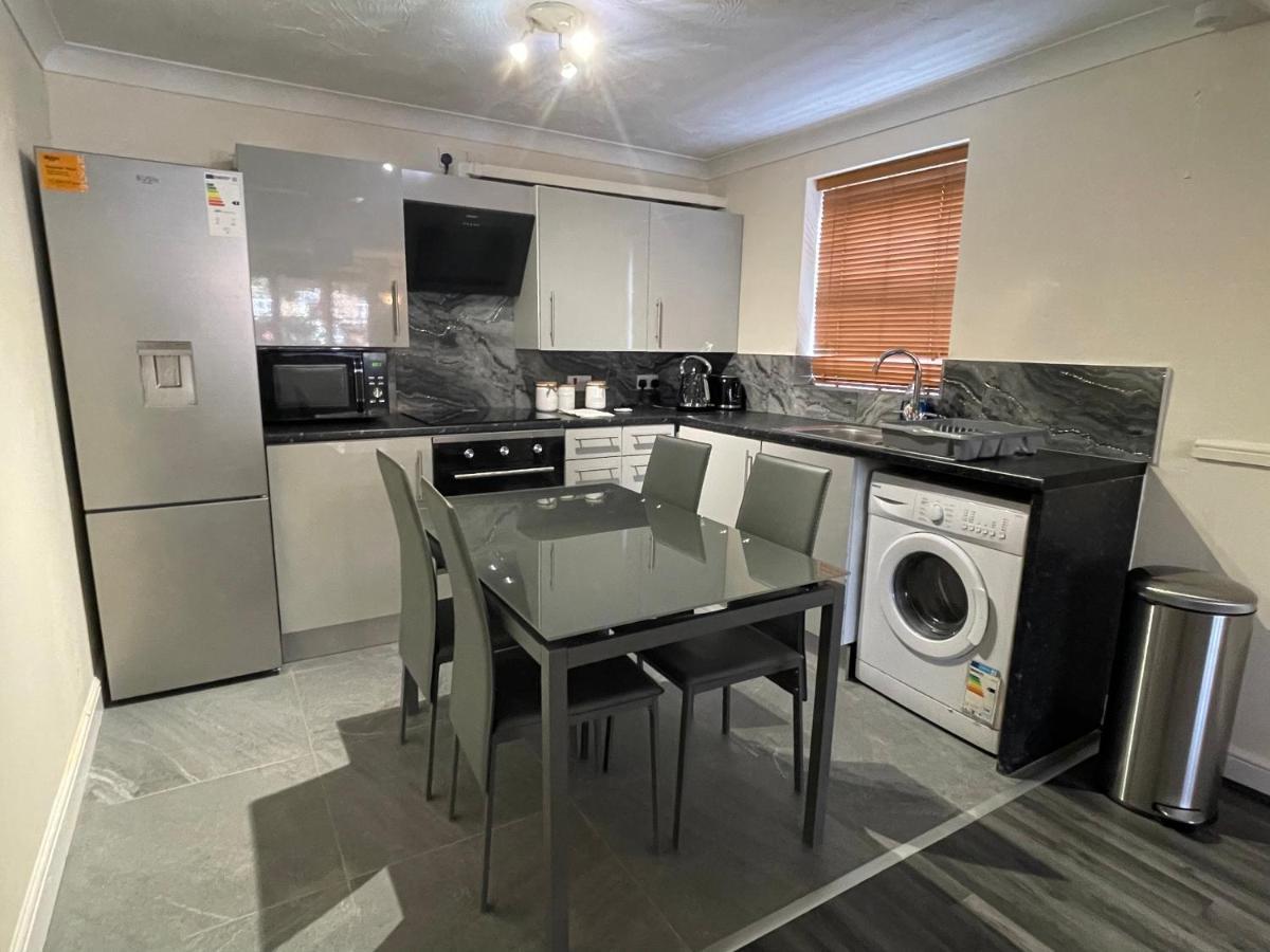 The Regency Entire 1 Bedroom Flat Accomodation Leicester Exterior photo
